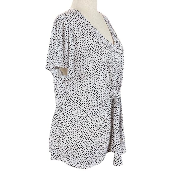 FLOWER & FEATHER BLACK & WHITE POLKA DOT V-NECK TIE-FRONT TOP, SIZE 2X - Picture 4 of 4